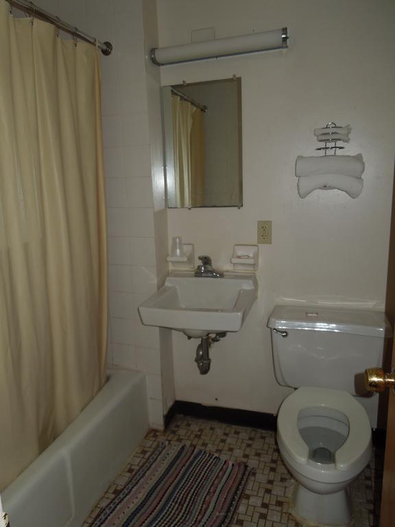 Lees Motel Edison Zewnętrze zdjęcie