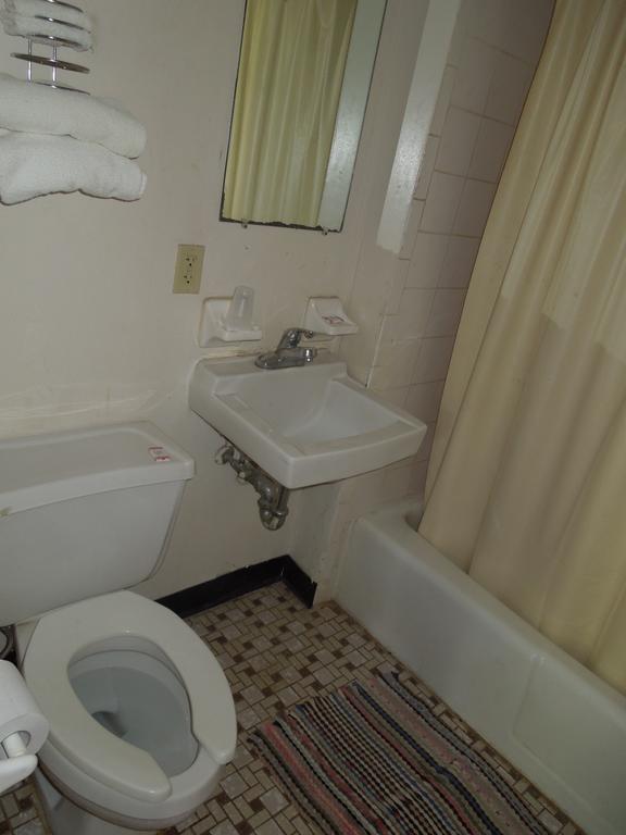 Lees Motel Edison Pokój zdjęcie